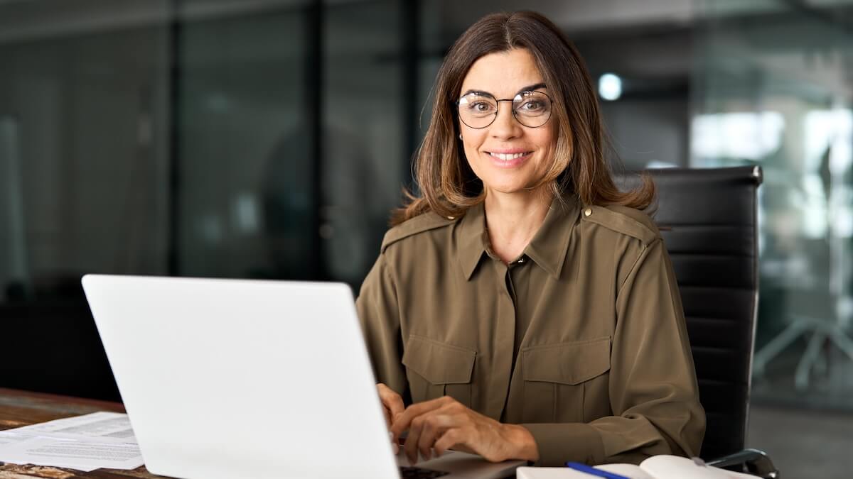 How Online Accountant Services Help Small Businesses Save Huge Costs